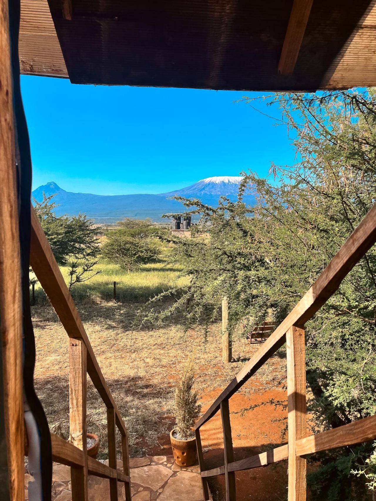 Kilimanjaro View Cabin-Amboseli Oloitokitok Rum bild