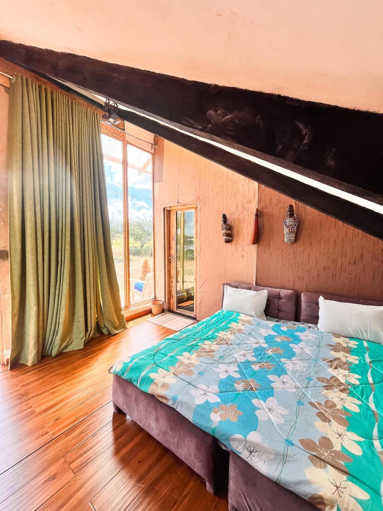 Kilimanjaro View Cabin-Amboseli Oloitokitok Rum bild